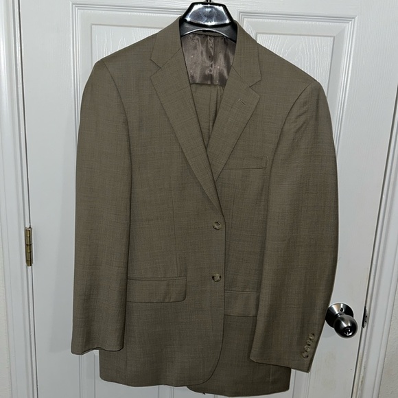 Joseph and Feiss Suit Gently Worn 38 R and 31” length pants